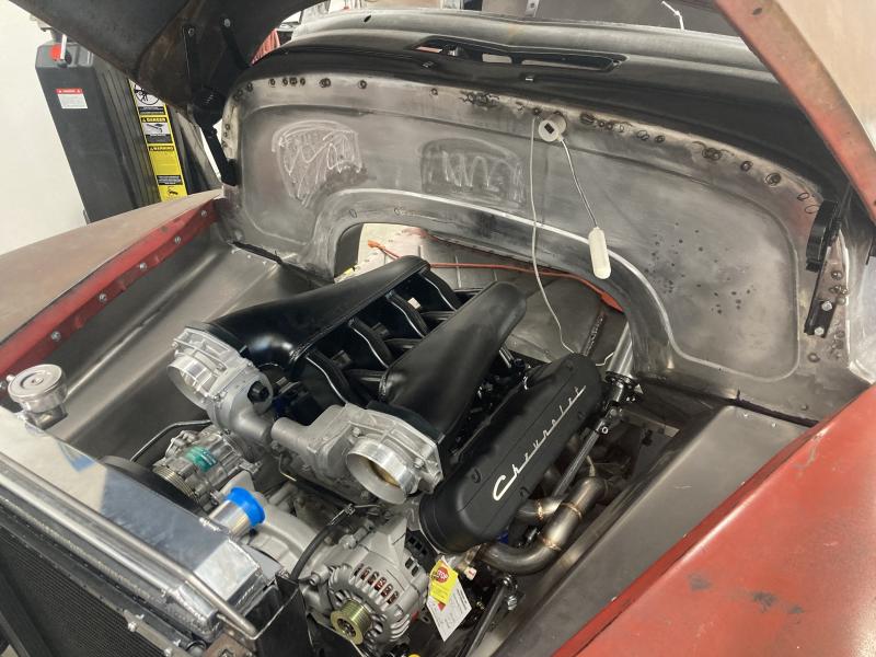 Engine installed in truck