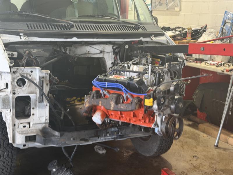 Installing the 5.2L Magnum